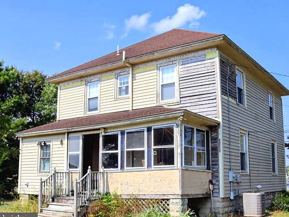 3rd image of 1400 Cedar St