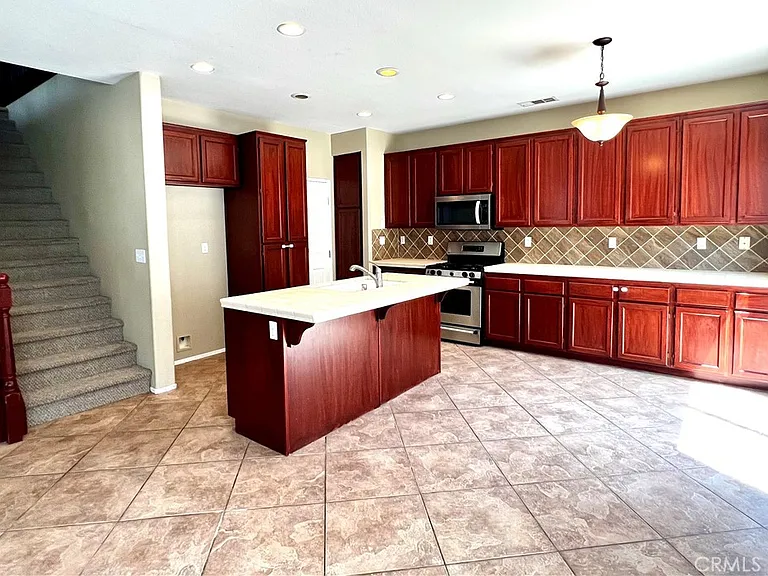 42180 Calabria Dr — Photo 8