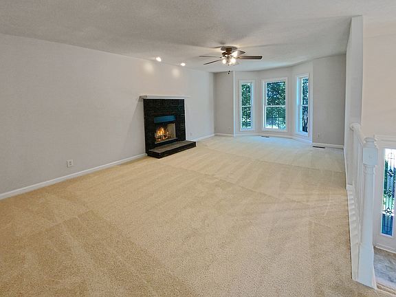 3rd image of 2622 Holly Rock Dr