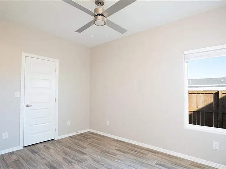 4116 Walnut Ave #1 — Photo 5