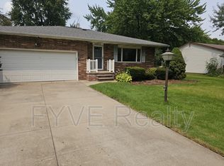 34605 W Sharondale Dr, Solon, OH 44139