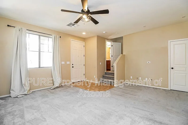 3 bed, 2.5 bath, 1564 sqft, $1,950 — Photo 4
