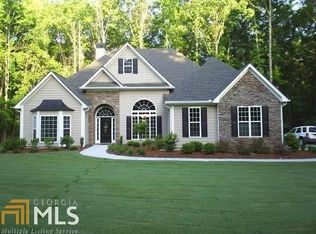 225 Brookshire Dr, Fayetteville, GA