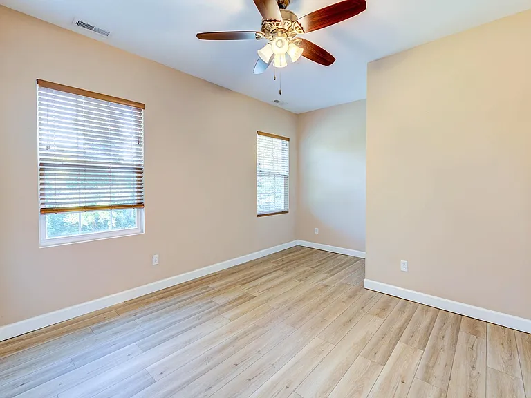 1140 Collingwood Dr — Photo 24