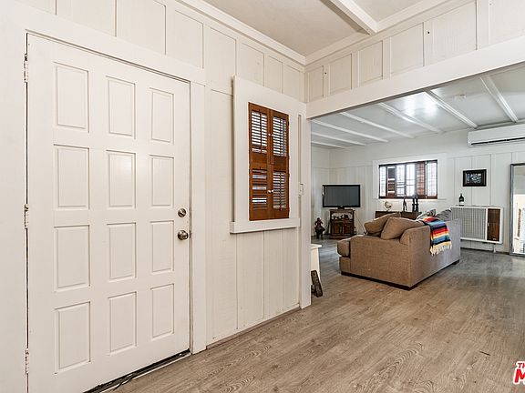 3rd image of 5717 Camerford Ave