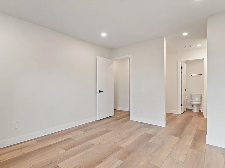 10329 Azuaga St #263 — Photo 21