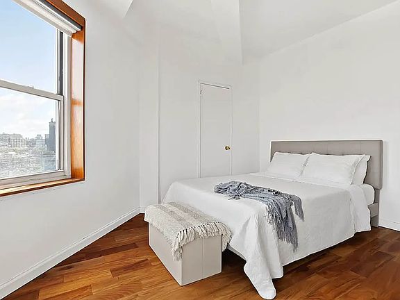 4th image of 33 Greenwich Ave #15D