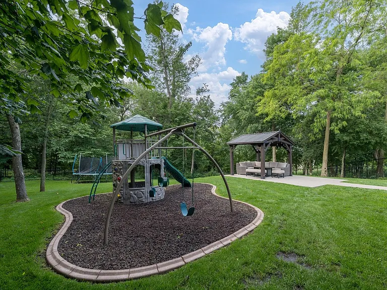 305 Tanager Rd — Photo 38