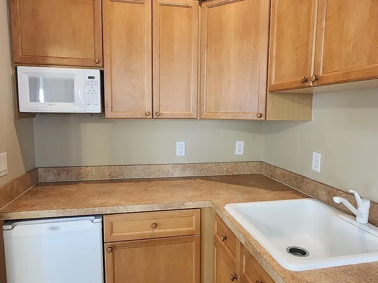 654 S Loop Pkwy — Photo 35