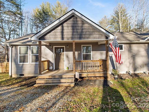 4th image of 60 Oakwood Dr #39