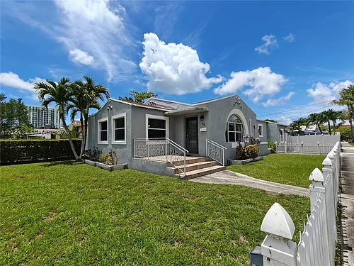 470 SW 25th Rd Photo 1