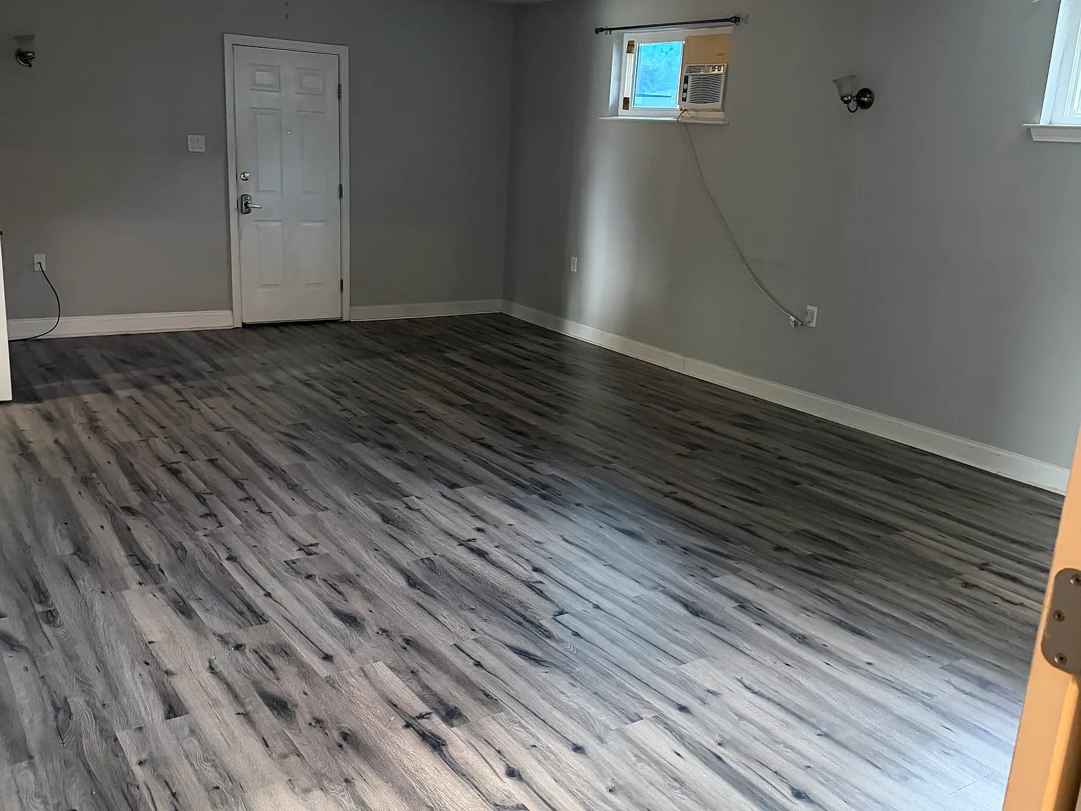 4 bed, 2500 sqft, $2,600 — Photo 3