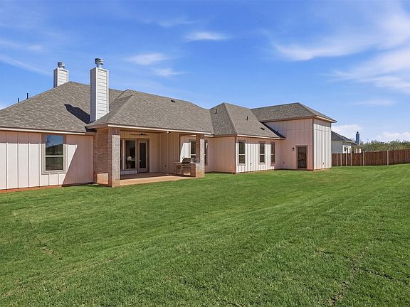 2nd image of 1221 Green Elm Rd