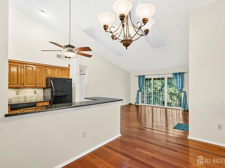 4006 Crawford Ct — Photo 1