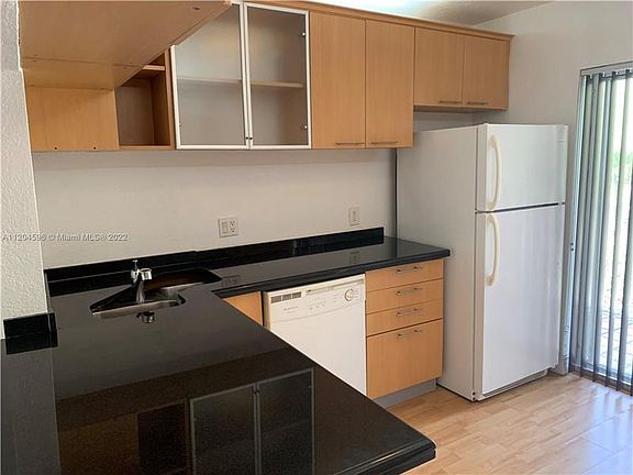 3rd image of 677 NE 24th St APT 303