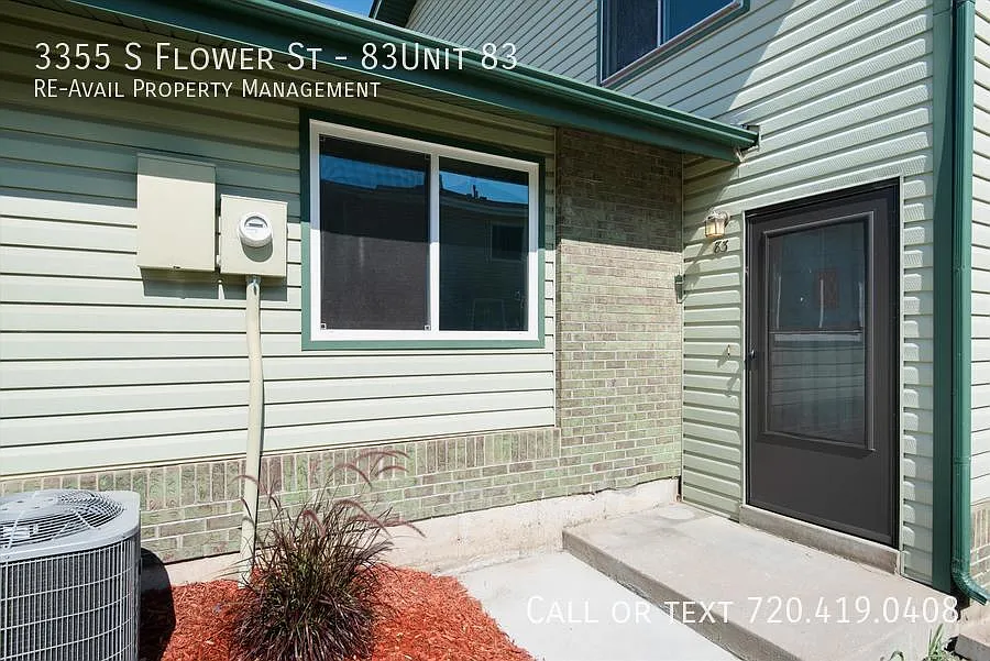 2 bed, 944 sqft, $1,745 — Photo 3