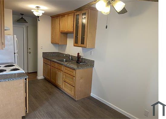 3rd image of 1747 Ross Cir