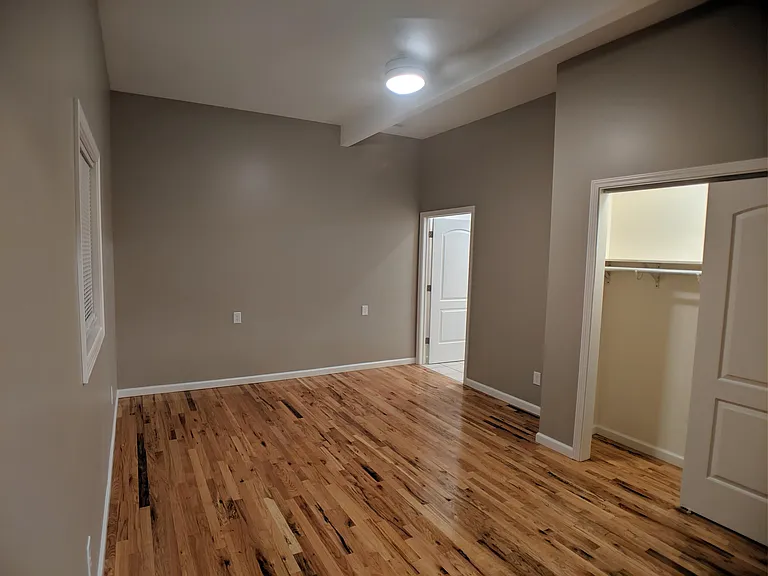 2435 S Dixie Dr — Photo 38