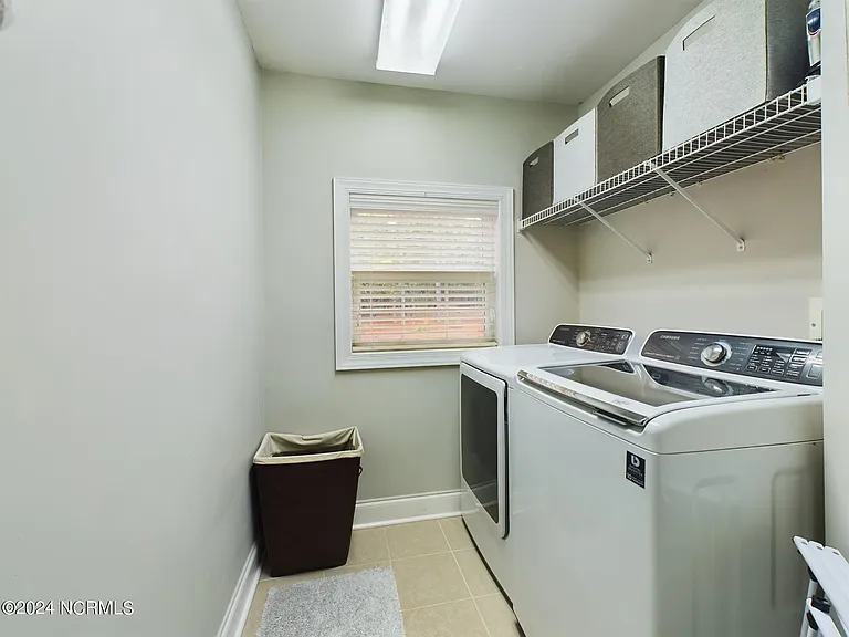 4 McQueen Pl — Photo 12