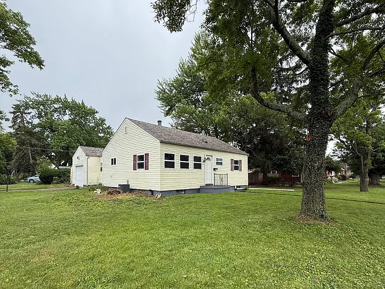 608 Schuyler Dr — Photo 16