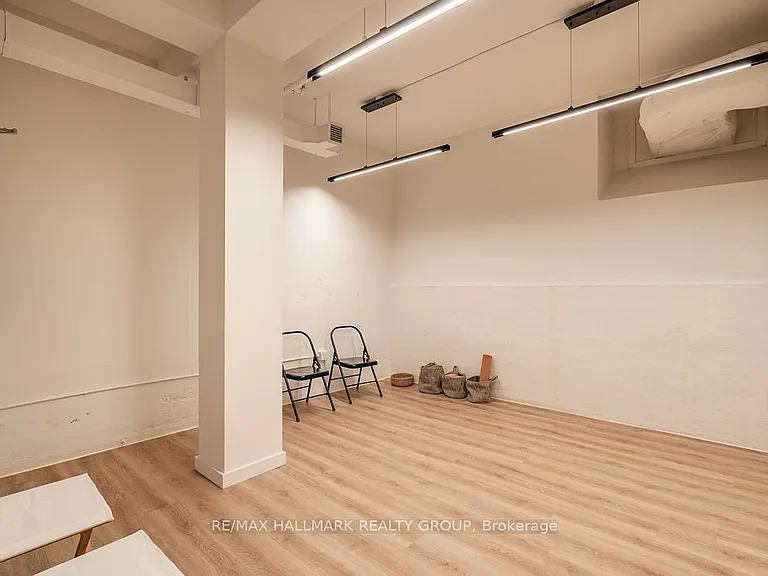 135 Barrette St #406 — Photo 41