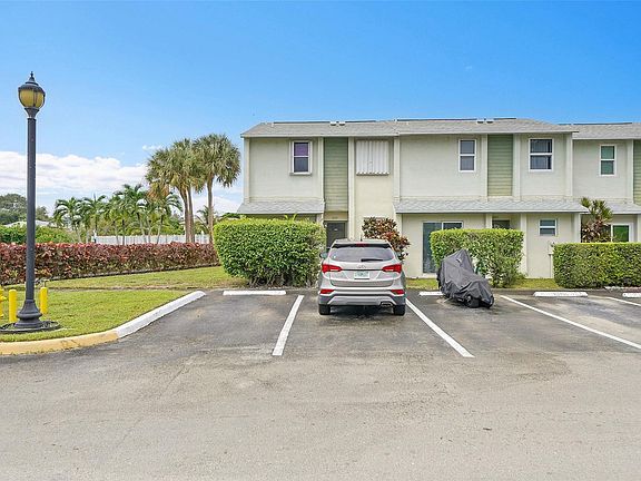 4th image of 809 Crystal Lake Drive #809
