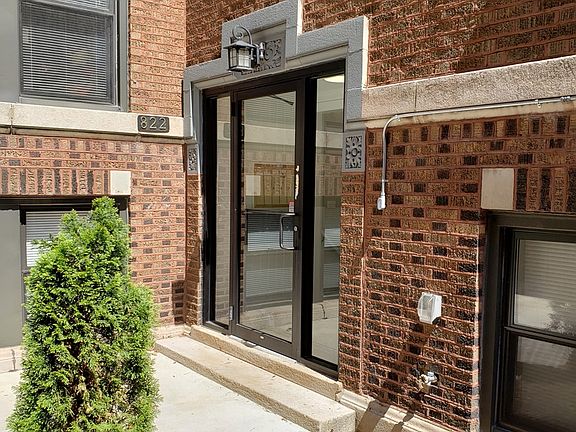 2nd image of 824 W Cuyler Ave APT 321