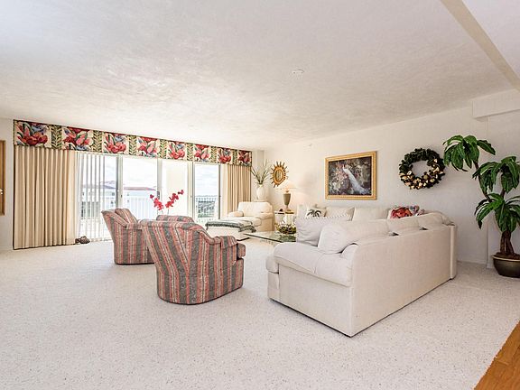 5th image of 1 John Anderson Dr Penthouse 7