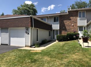 204 Walker Dr, Bolingbrook, IL 60440