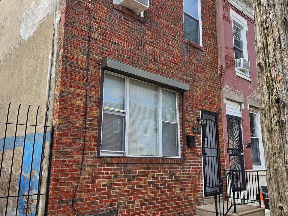 2110 Oakford St