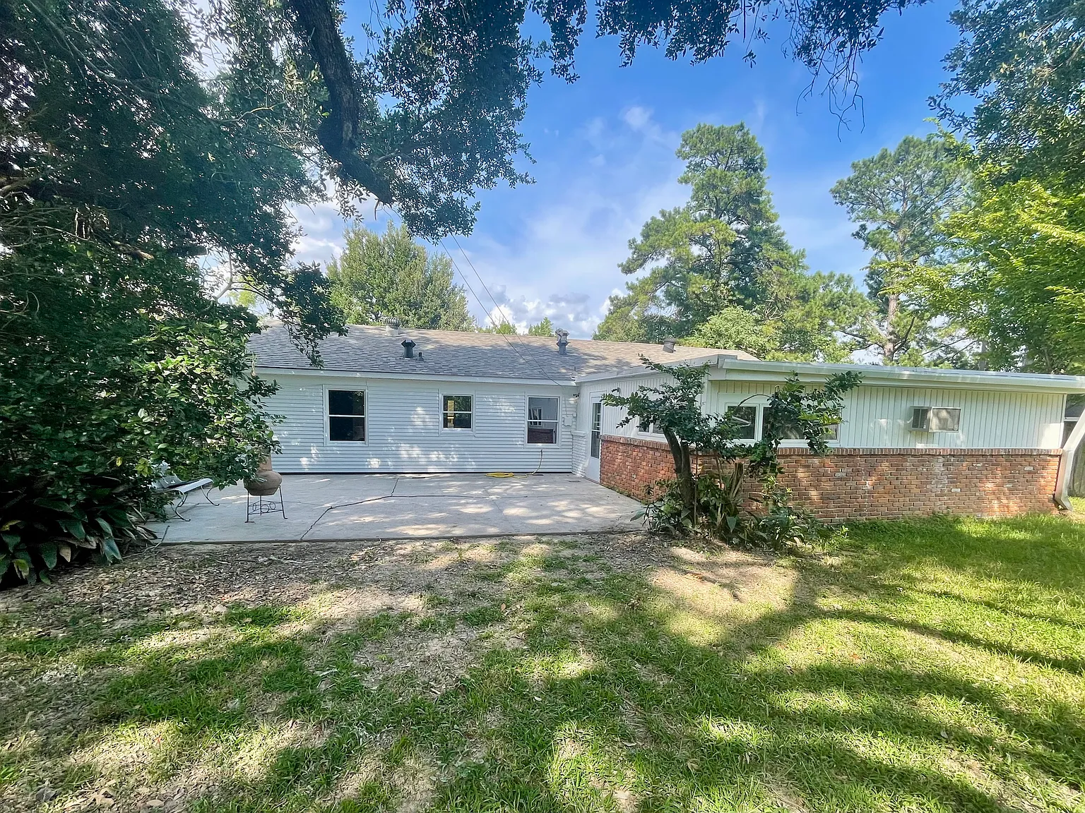 3 bed, 2100 sqft, $1,900 — Photo 2