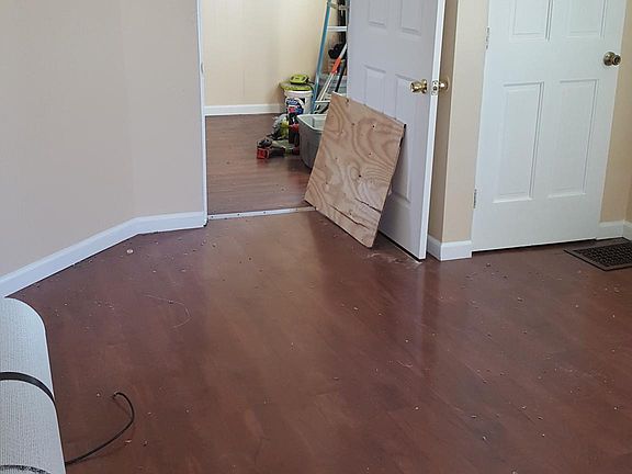 4th image of 1540 Marlowe Ave