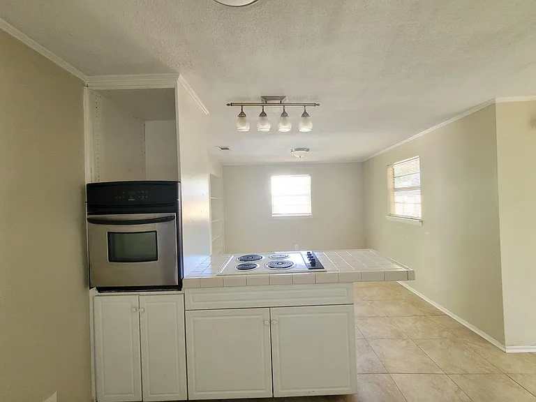 15 Audusson Ave — Photo 10