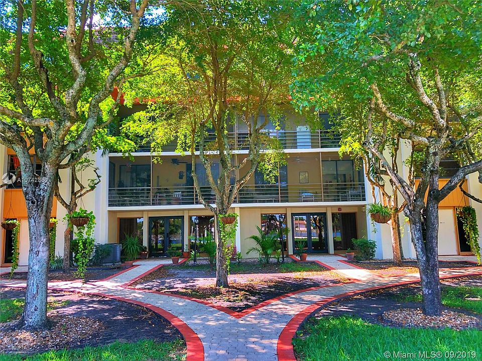 1st image of 671 NE 195th St APT 315