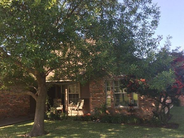 1402 Sunset Dr