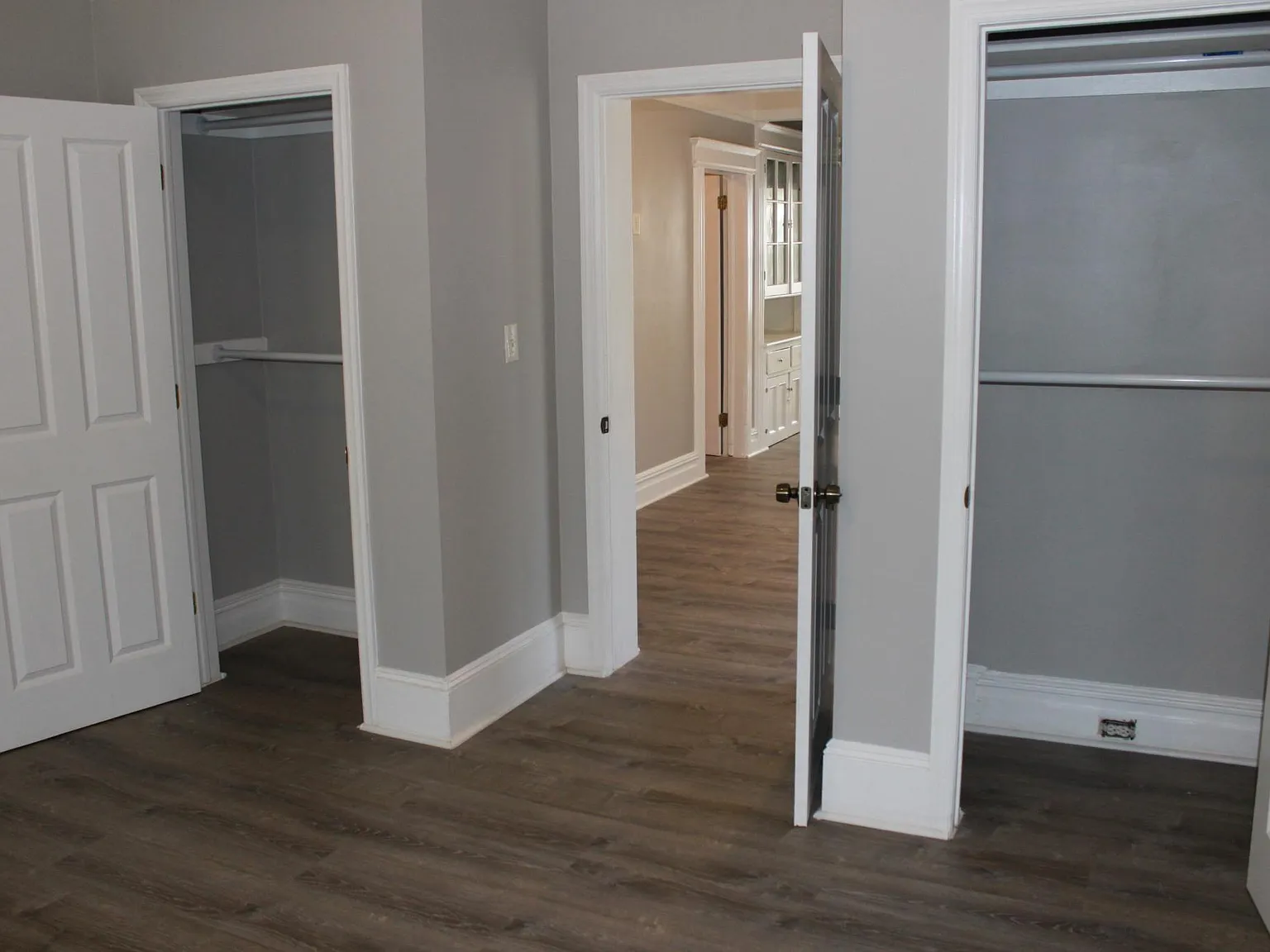 3 bed, 4439 sqft, $2,150 — Photo 2