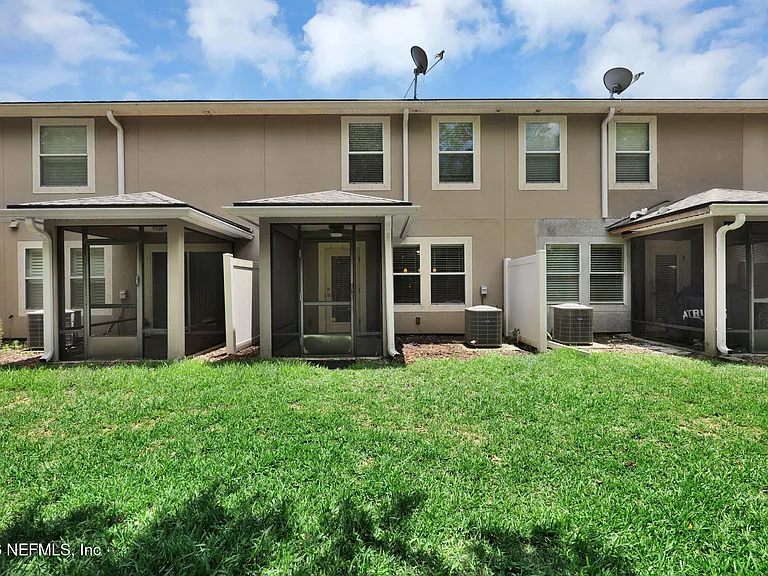 452 Walnut Dr — Photo 33