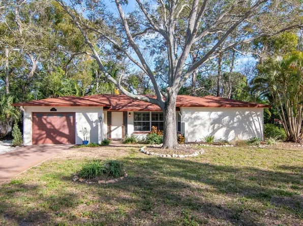 236 North St, Palm Harbor, FL 34683