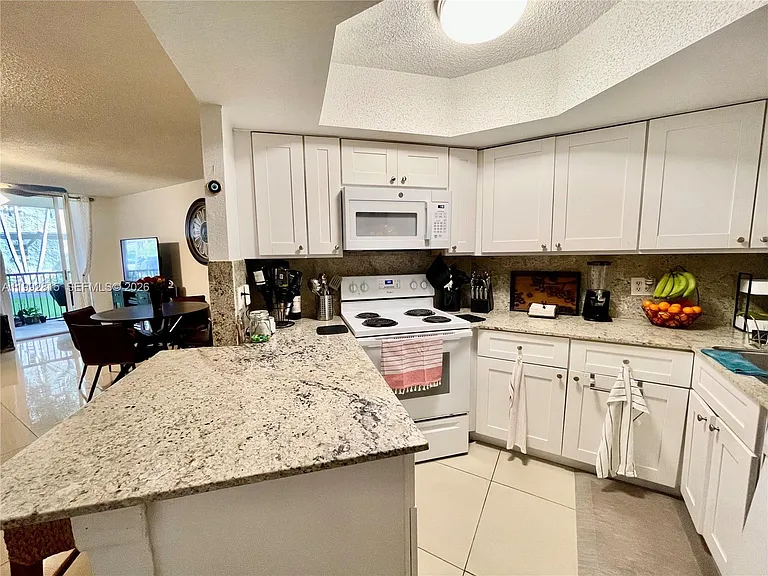 8255 Lake Dr #102 — Photo 8
