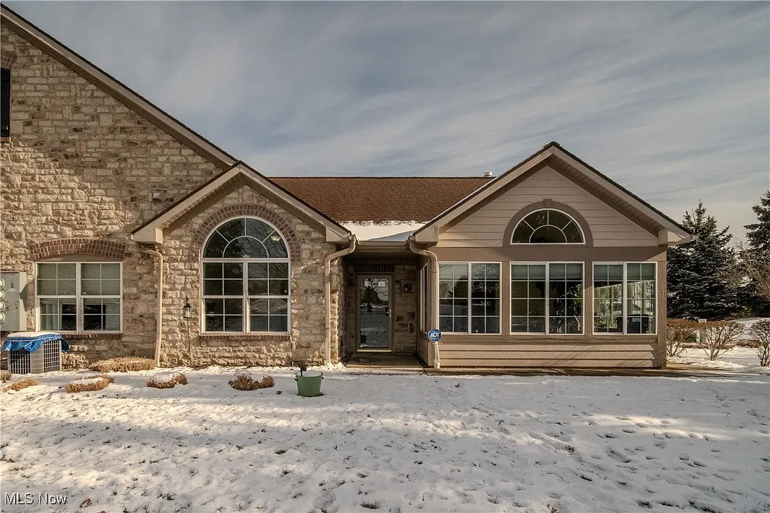 9741 Eagle Ln photo 1