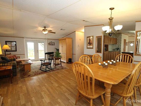 Welcome Home. Living Room /Dining Room