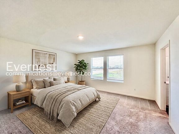 4th image of 226 Savannah Way
