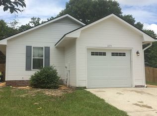 2245 Gladstone Ct, Fayetteville, NC 28304