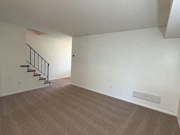 3rd image of 70 Orchard Ct