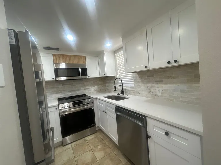 4901 Onyx Ln #102 — Photo 2