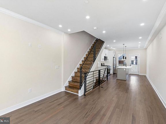 2nd image of 2625 Wilder St
