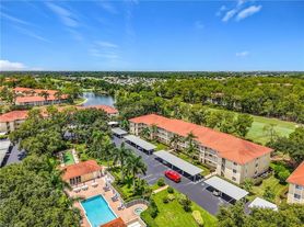 3685 Amberly Cir, Naples, FL
