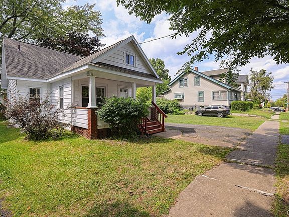 3rd image of 216 S Midler Ave