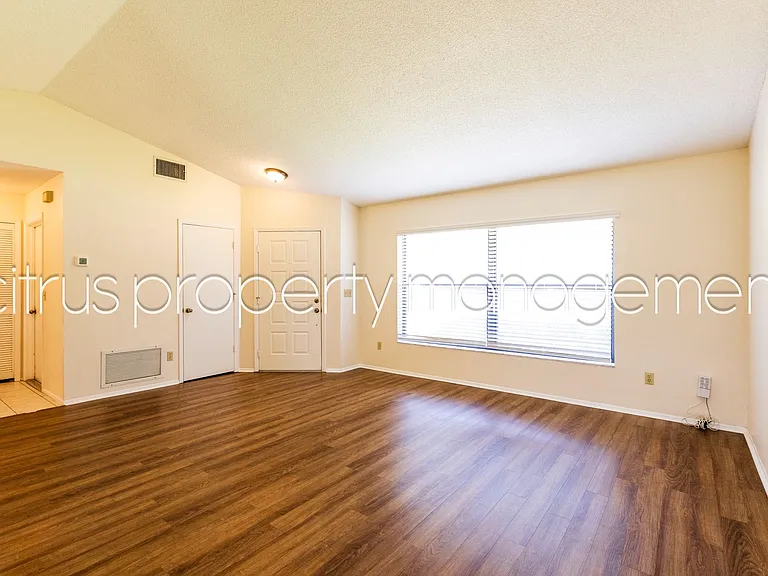 1002 Gammage Point — Photo 4