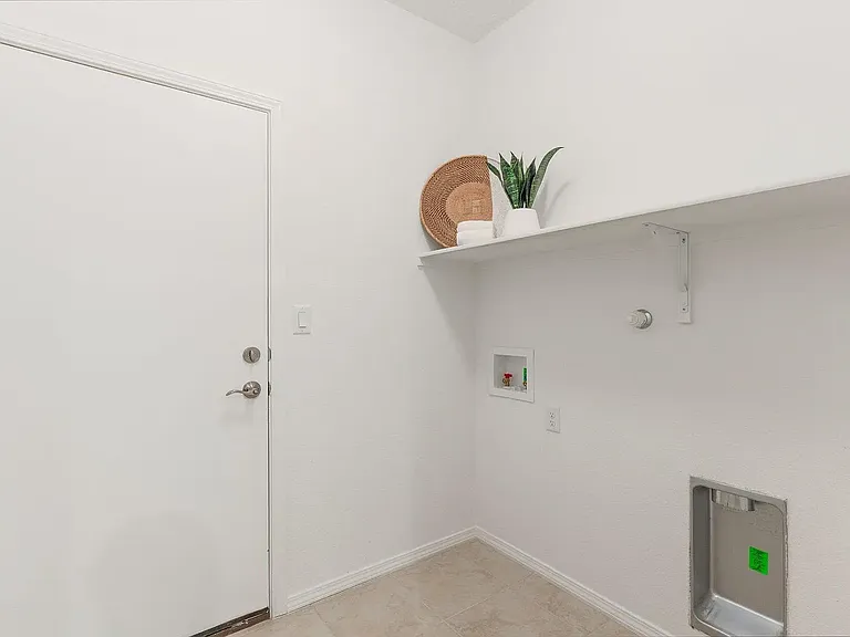 279 Prism Ave SW — Photo 21